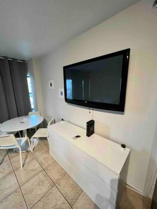 Charming Studio City View! Miami Beach Exterior photo