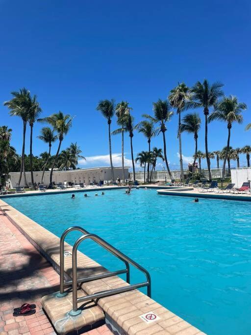 Charming Studio City View! Miami Beach Exterior photo