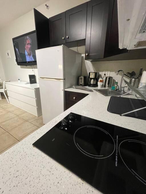 Charming Studio City View! Miami Beach Exterior photo